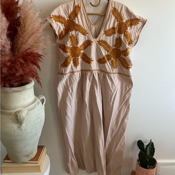 little tienda Dresses & Skirts - Little Tienda Greta midi dress